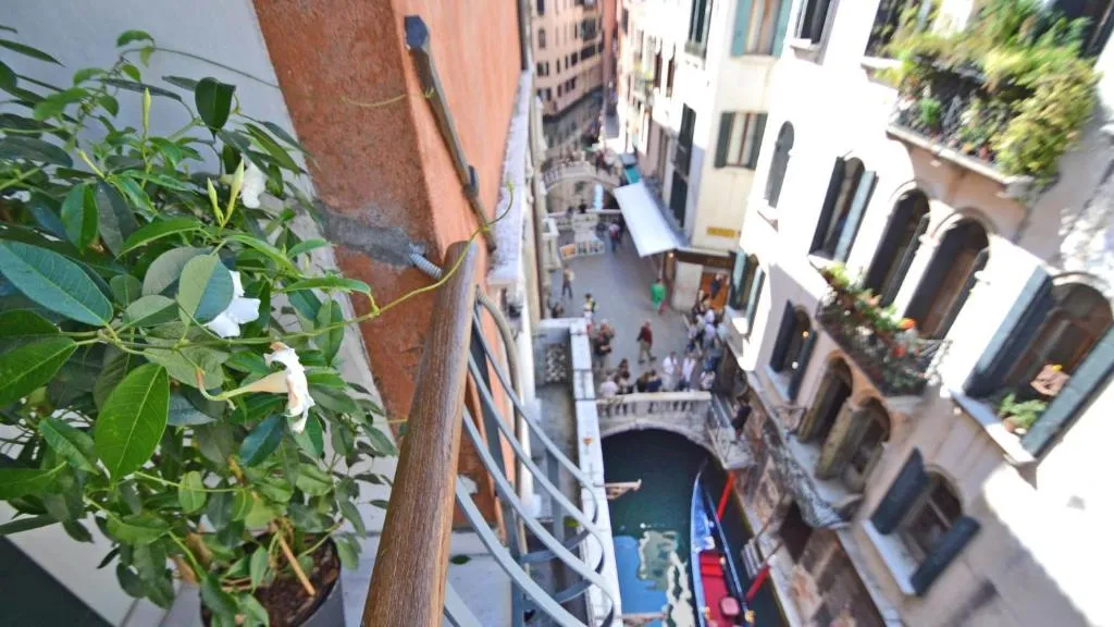 Image of Ai Bareteri Luxury Canal View