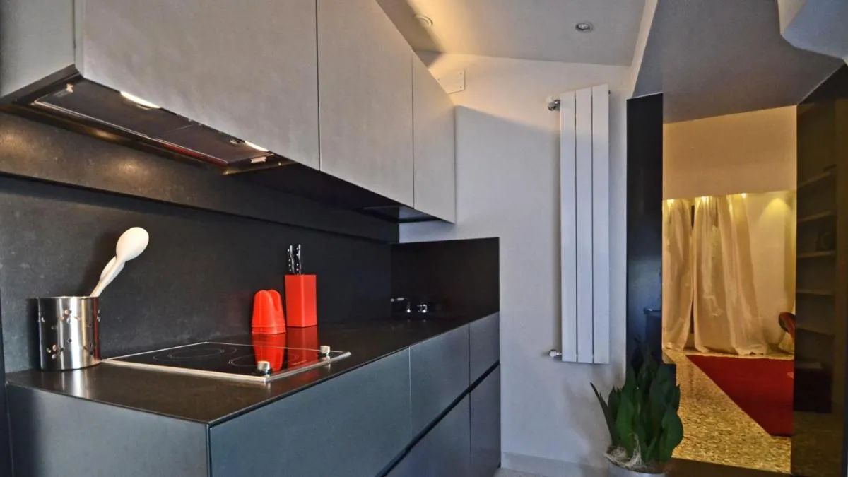 Image 2 of Ai Bareteri Luxury Canal View