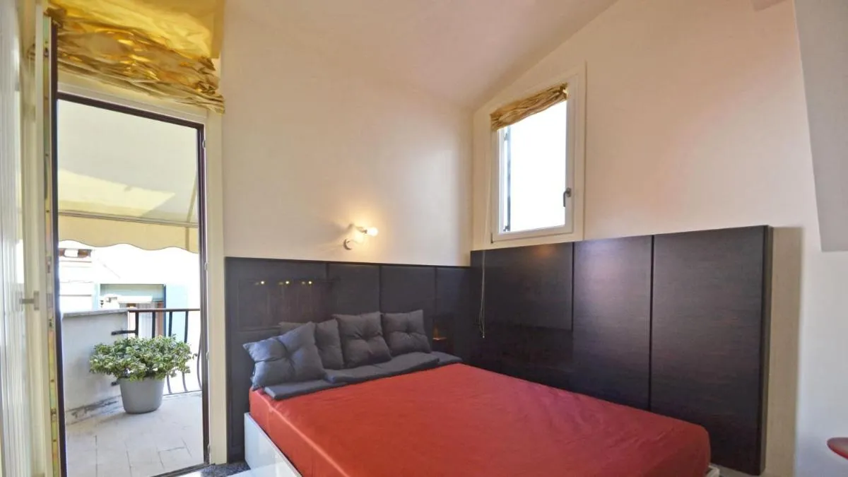 Image 1 of Ai Bareteri Luxury Canal View