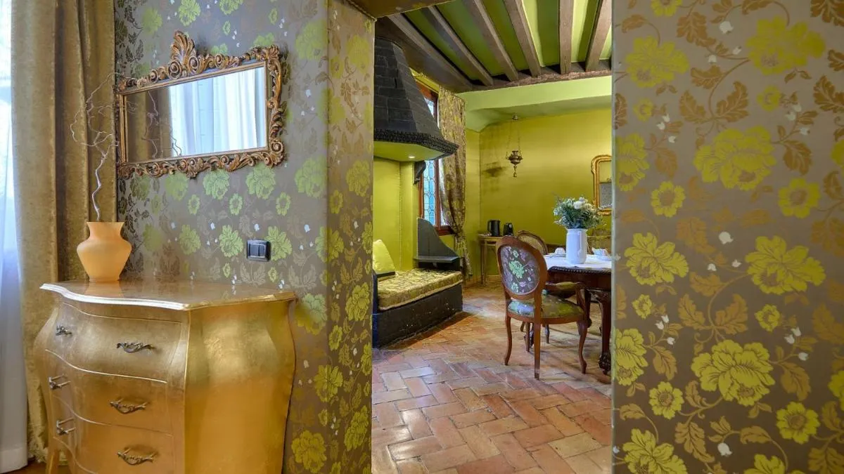 Image 2 of Ai Cherubini