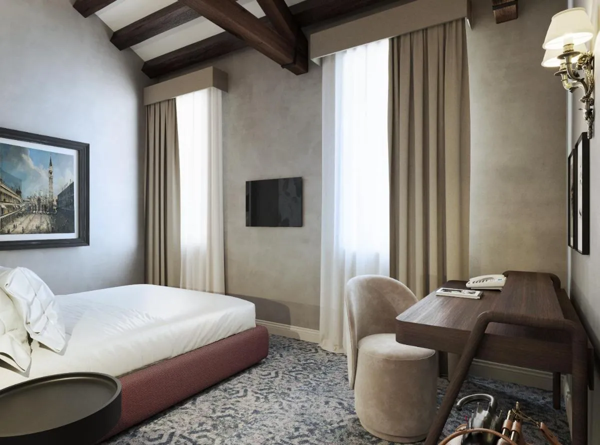 Image 2 of Ai Due Fanali