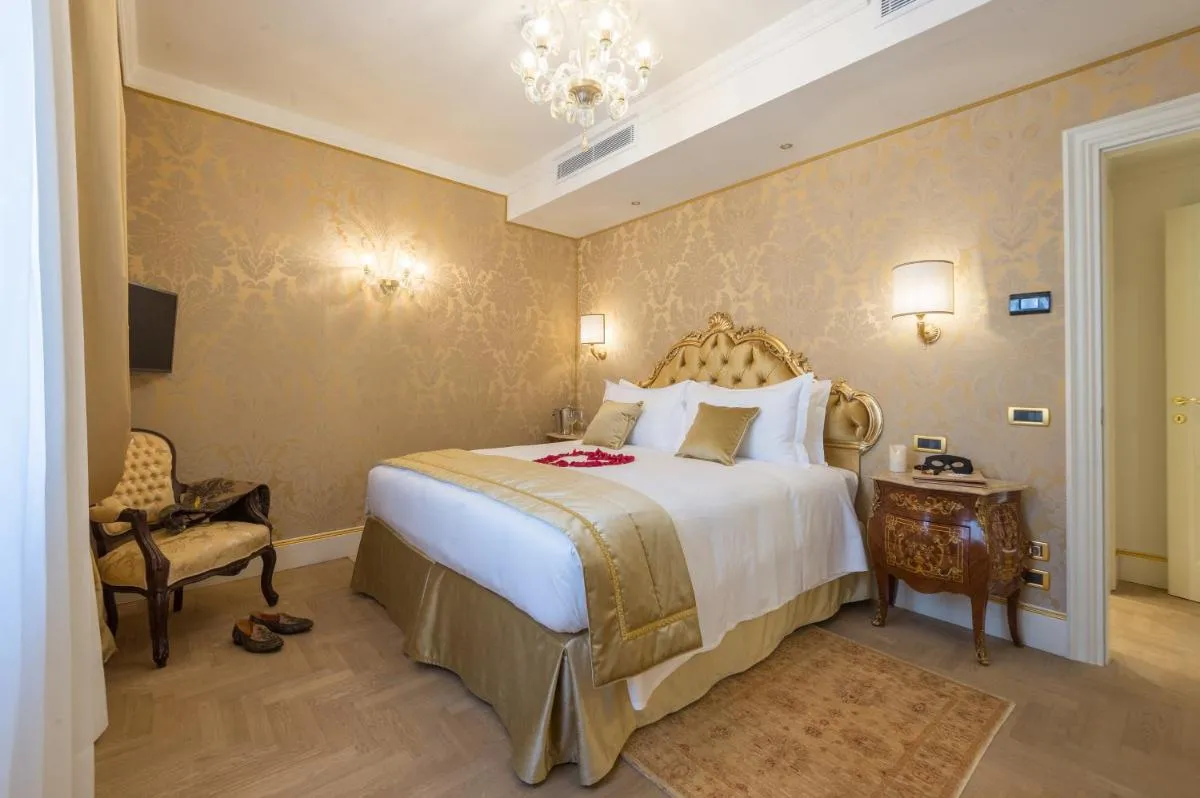 Image 1 of Ai Patrizi di Venezia