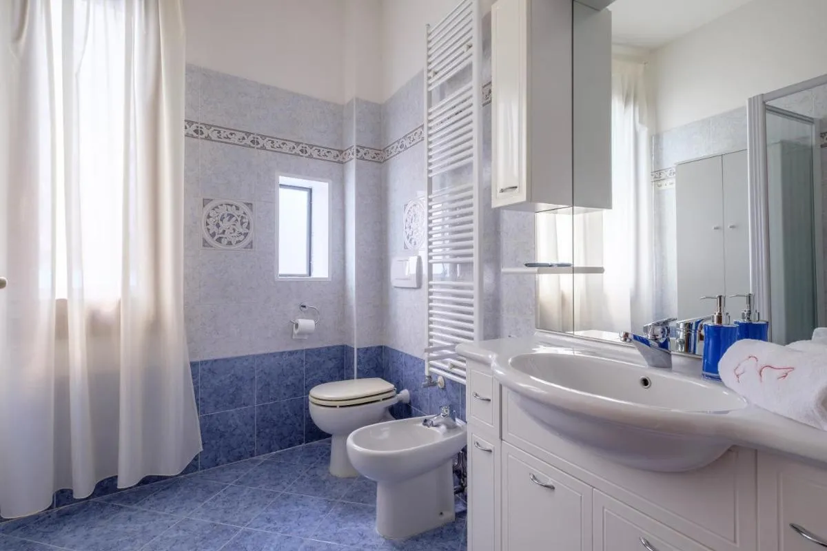 Image 2 of Ai Turchesi