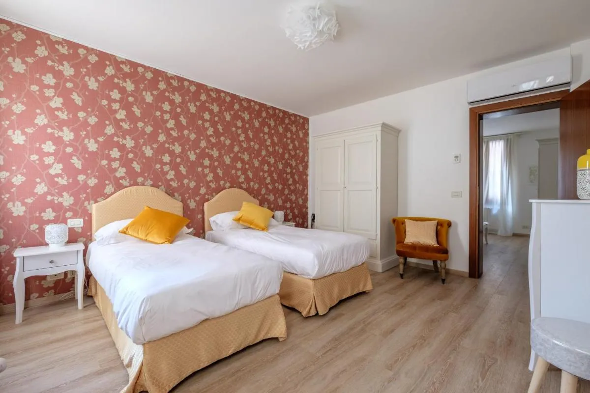 Image 5 of Ai Turchesi