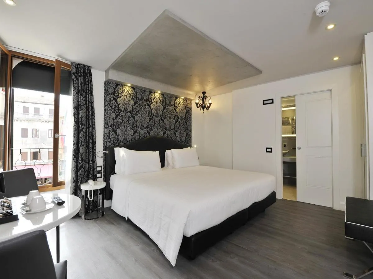 Image 6 of Al Theatro Palace