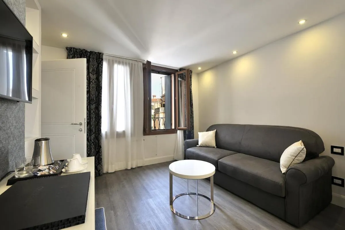 Image 4 of Al Theatro Palace