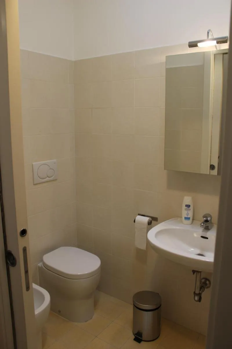 Image 3 of Alessandra House