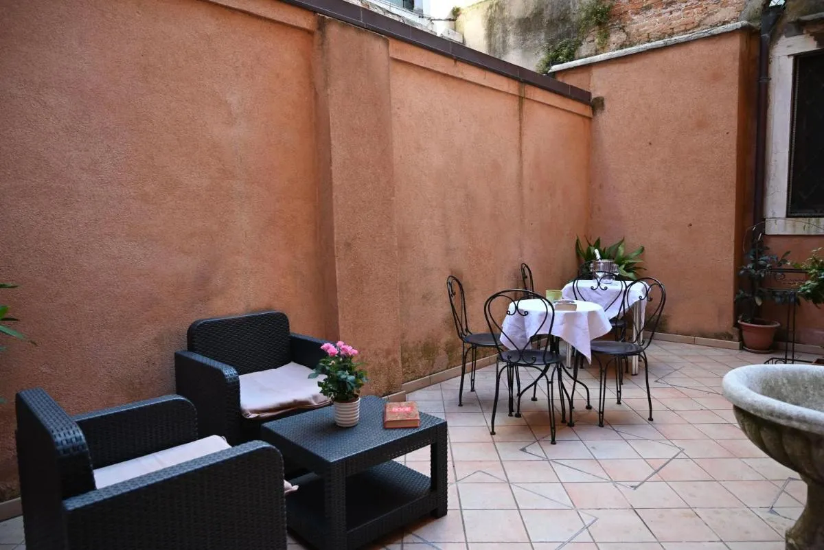 Image 5 of Alloggi Santa Sofia