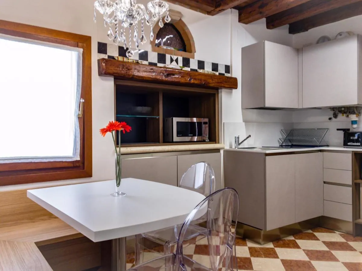 Image 2 of Antico Caminetto alla Biennale