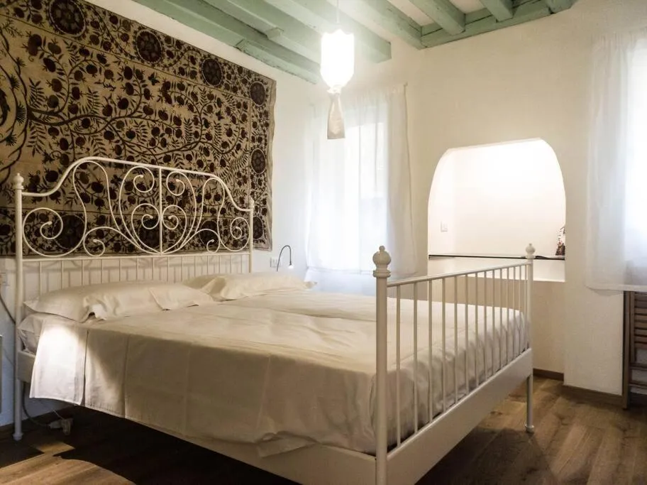 Image 6 of Aponalview apartment 027042-LOC-12481