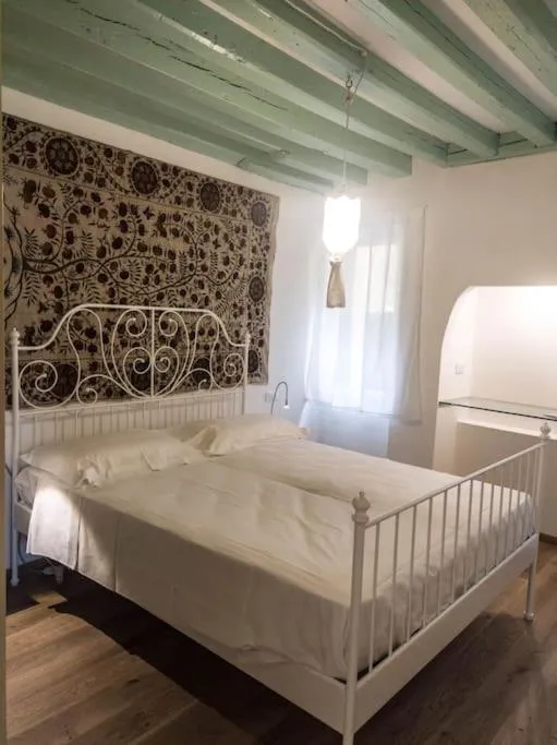 Image 3 of Aponalview apartment 027042-LOC-12481