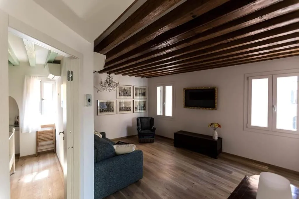 Image 2 of Aponalview apartment 027042-LOC-12481