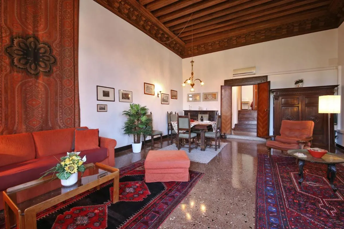 Image 3 of Appartamenti inside Palazzo Foscarini