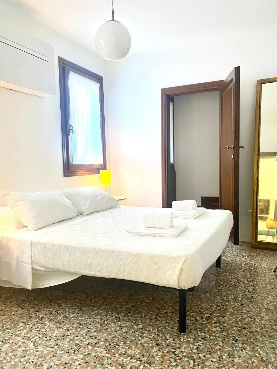 Image 2 of Appartamento vicino alla Chiesa della Salute