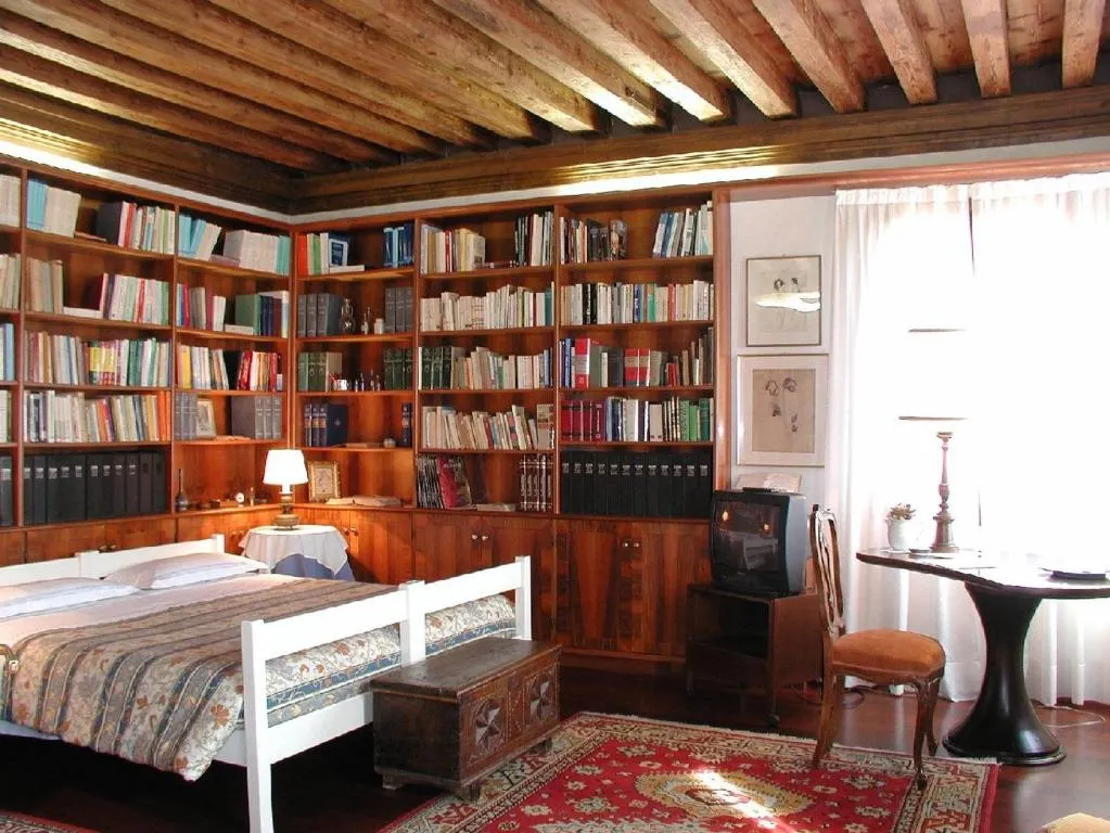 Image of At Home a Palazzo