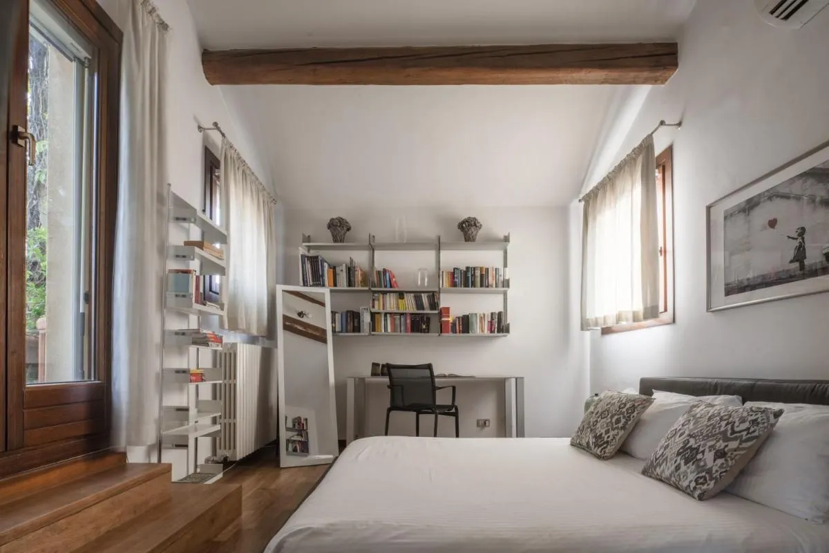 Image 6 of Attic Boutique San Marco R&R