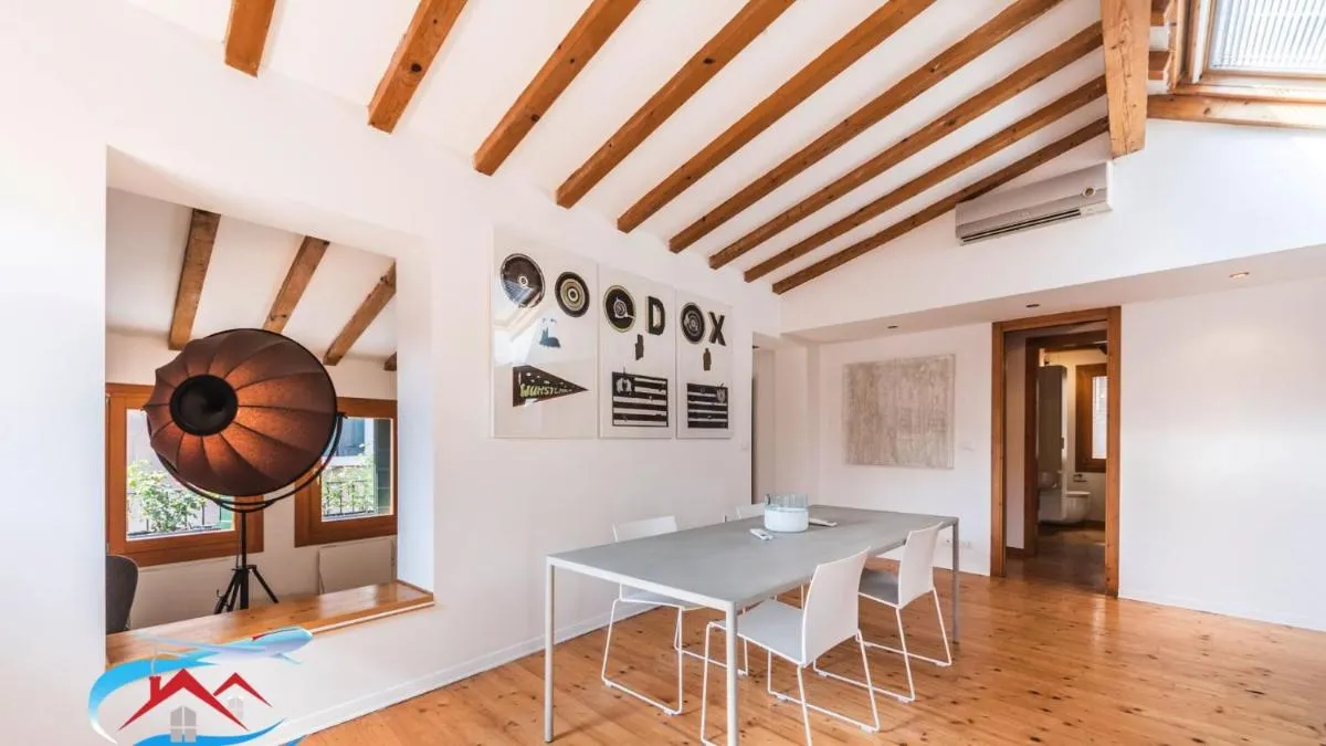 Image 3 of Au Nom de la Rose