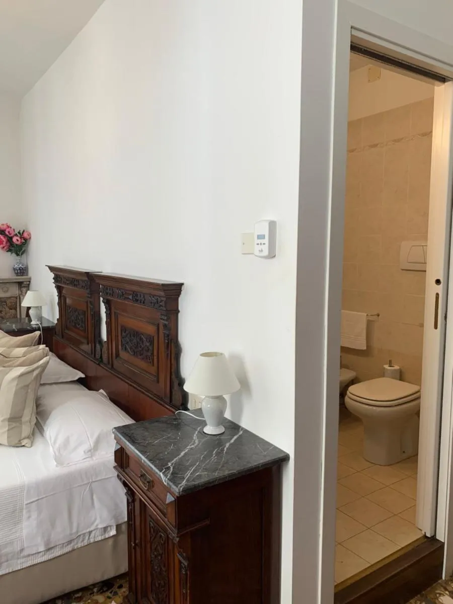 Image 5 of B&B Al Teatro with canal view