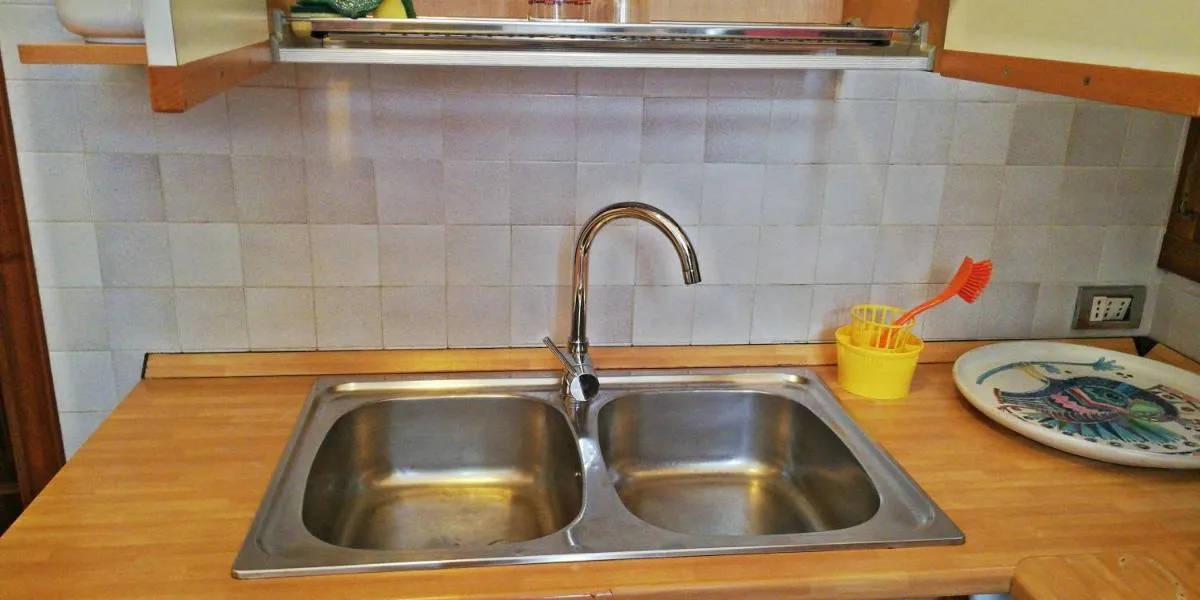 Image 2 of Balcone sul canale