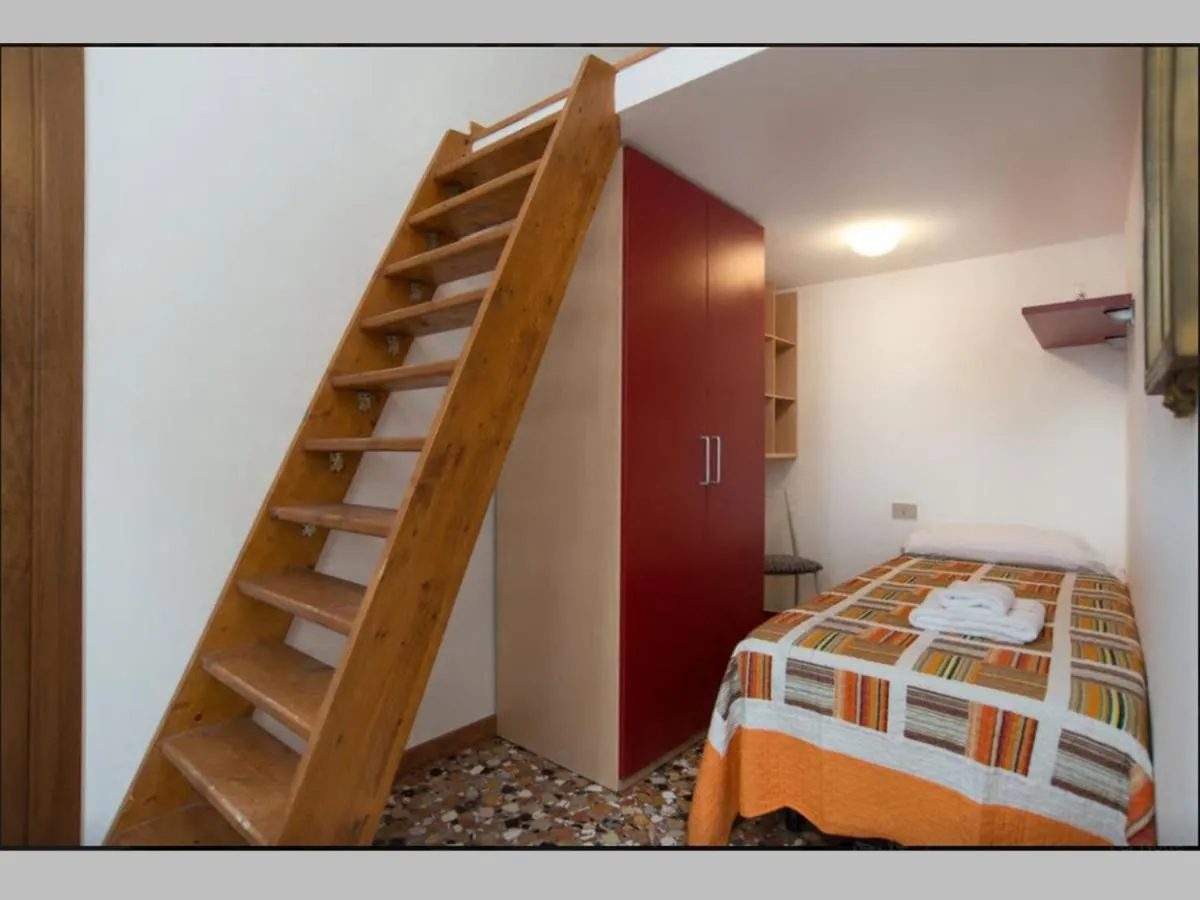 Image 1 of Balcone sul canale