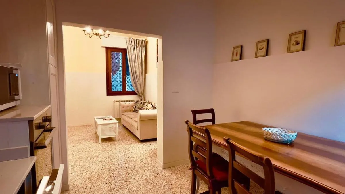 Image 2 of Behind Ca’ Fumiani en Charme