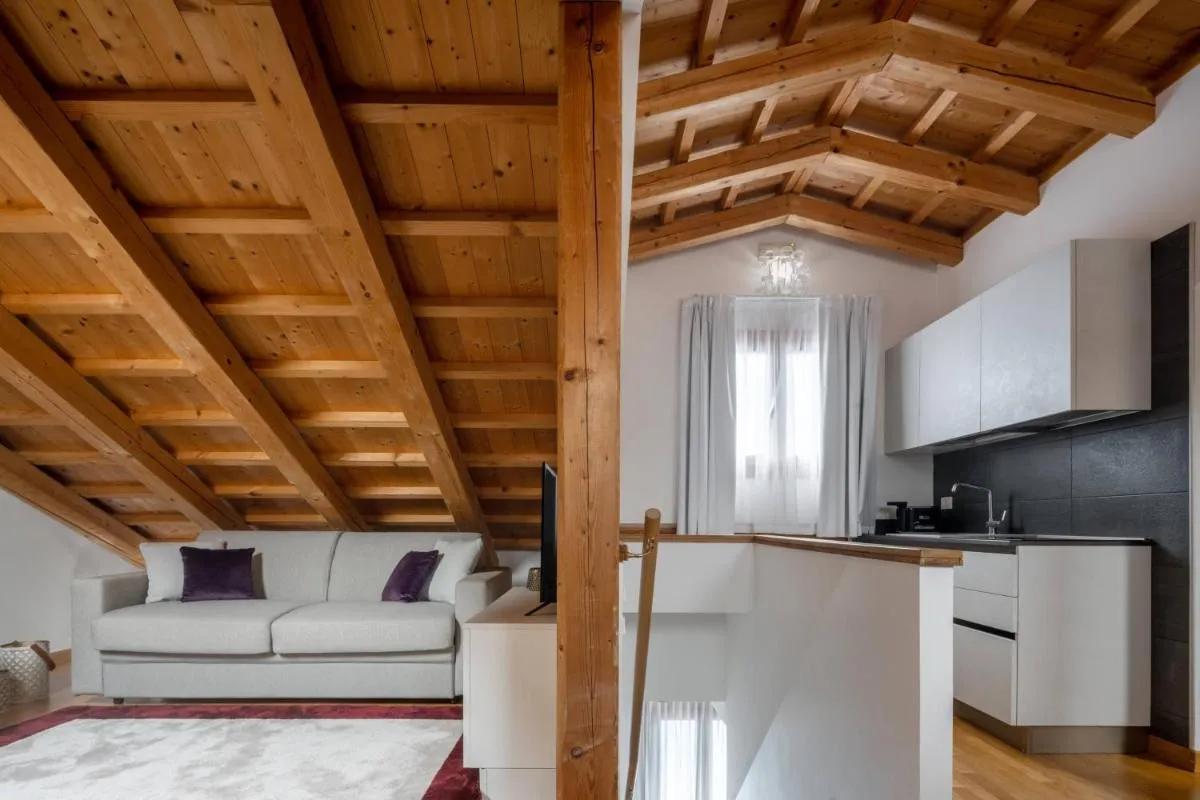 Image 3 of Biennale Palace R&R