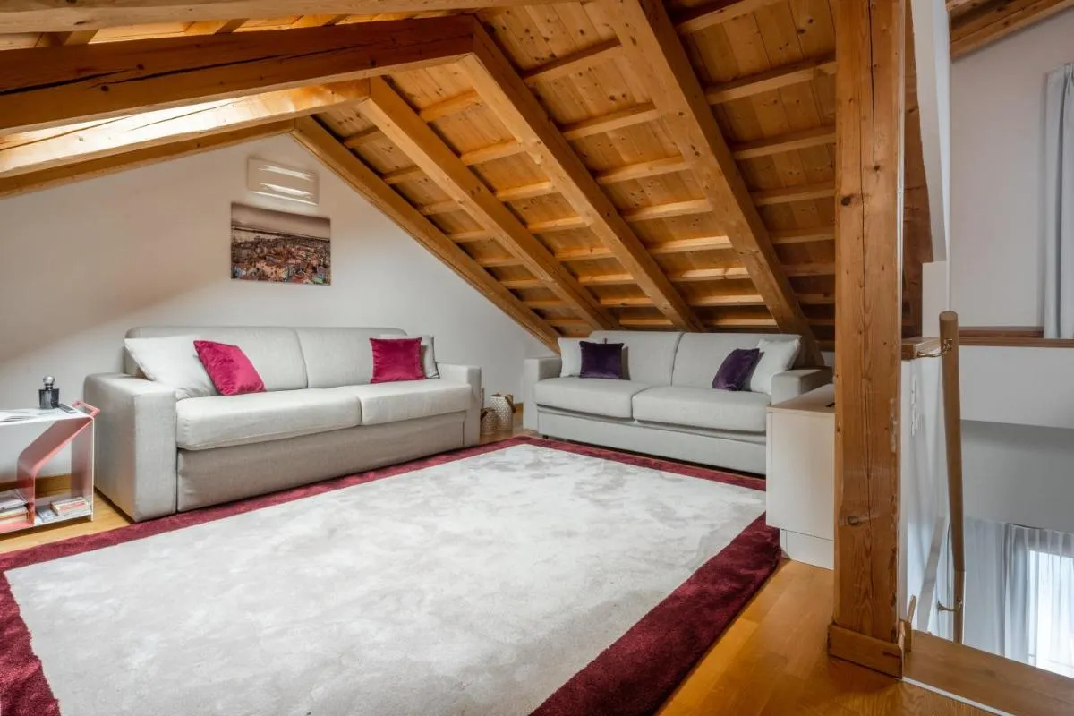 Image 1 of Biennale Palace R&R