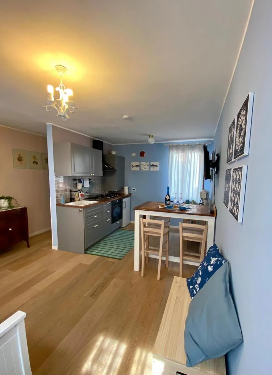 Image 4 of Blue George Apartment