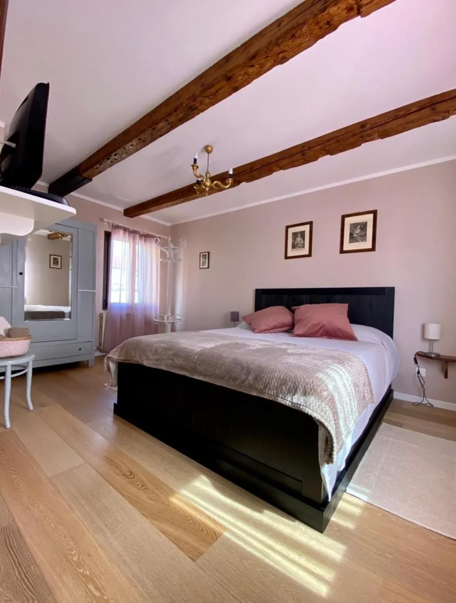 Image 3 of Blue George Apartment