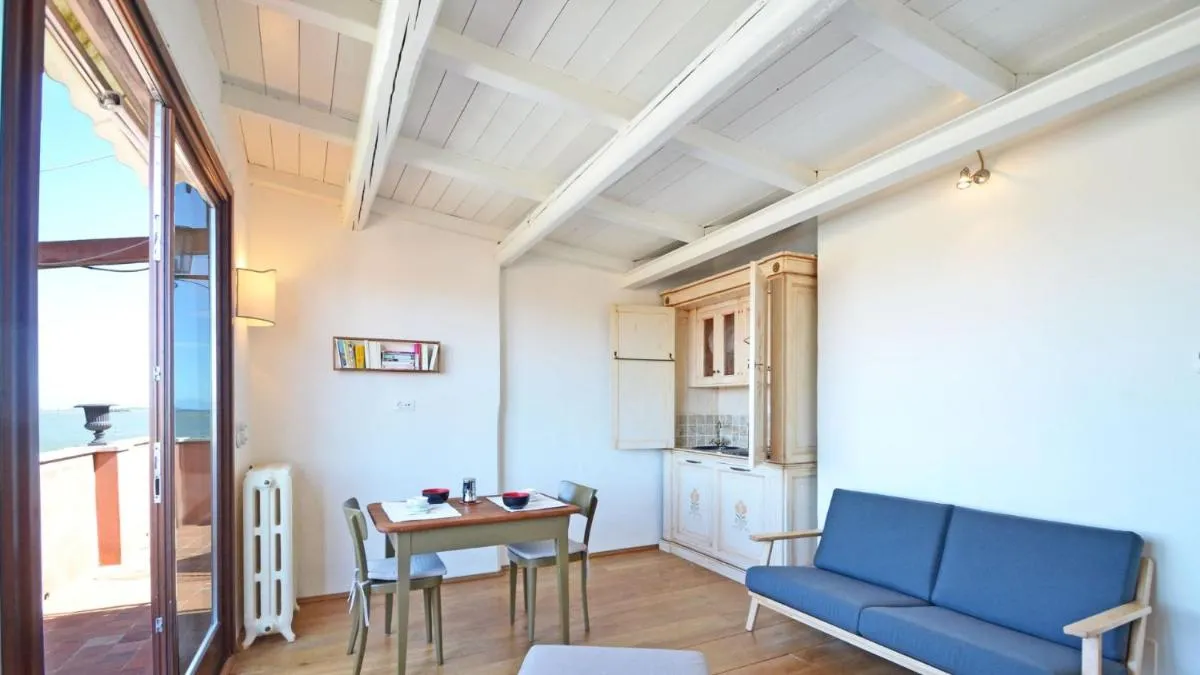 Image 3 of Boldù Terrace