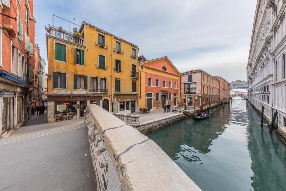 Image 5 of Bridge of Sighs Luxurious Apartment