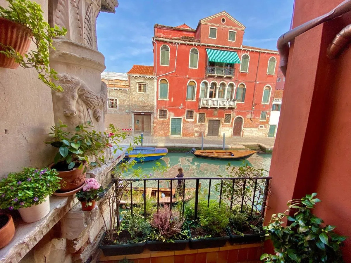 Image 5 of CA CAMMELLO private terrace and canal view