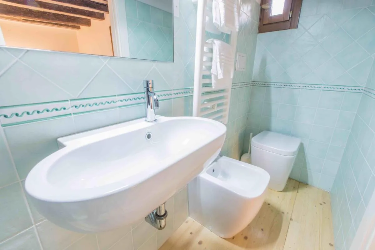 Image 2 of CA CICOGNA air conditioning and fast WiFi, central location apartment