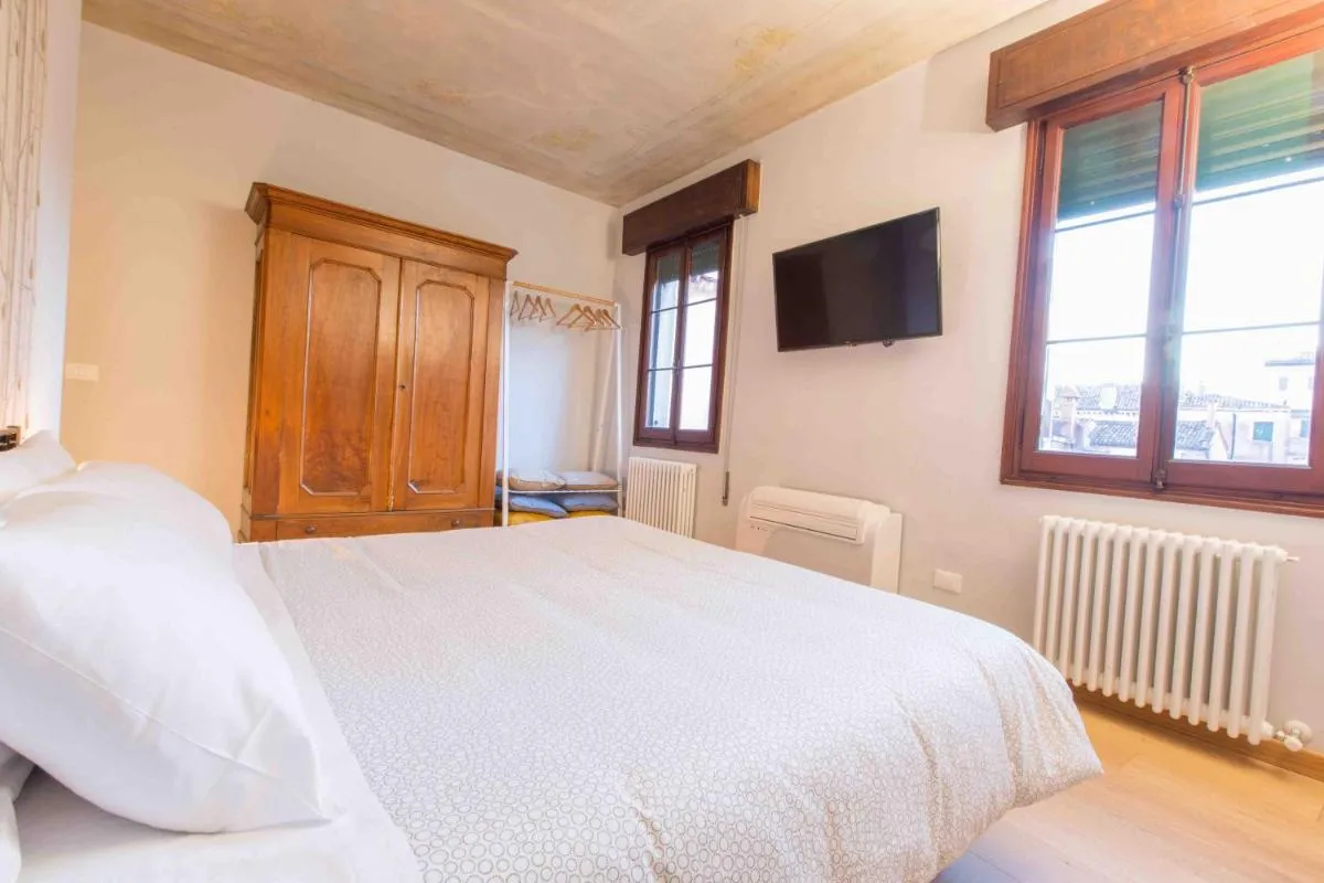 Image 1 of CA CORTE NOVA design apartment with canal view