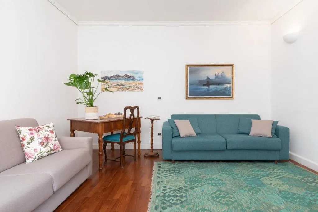 Image of COLOMBINA HOME Venice with canal view