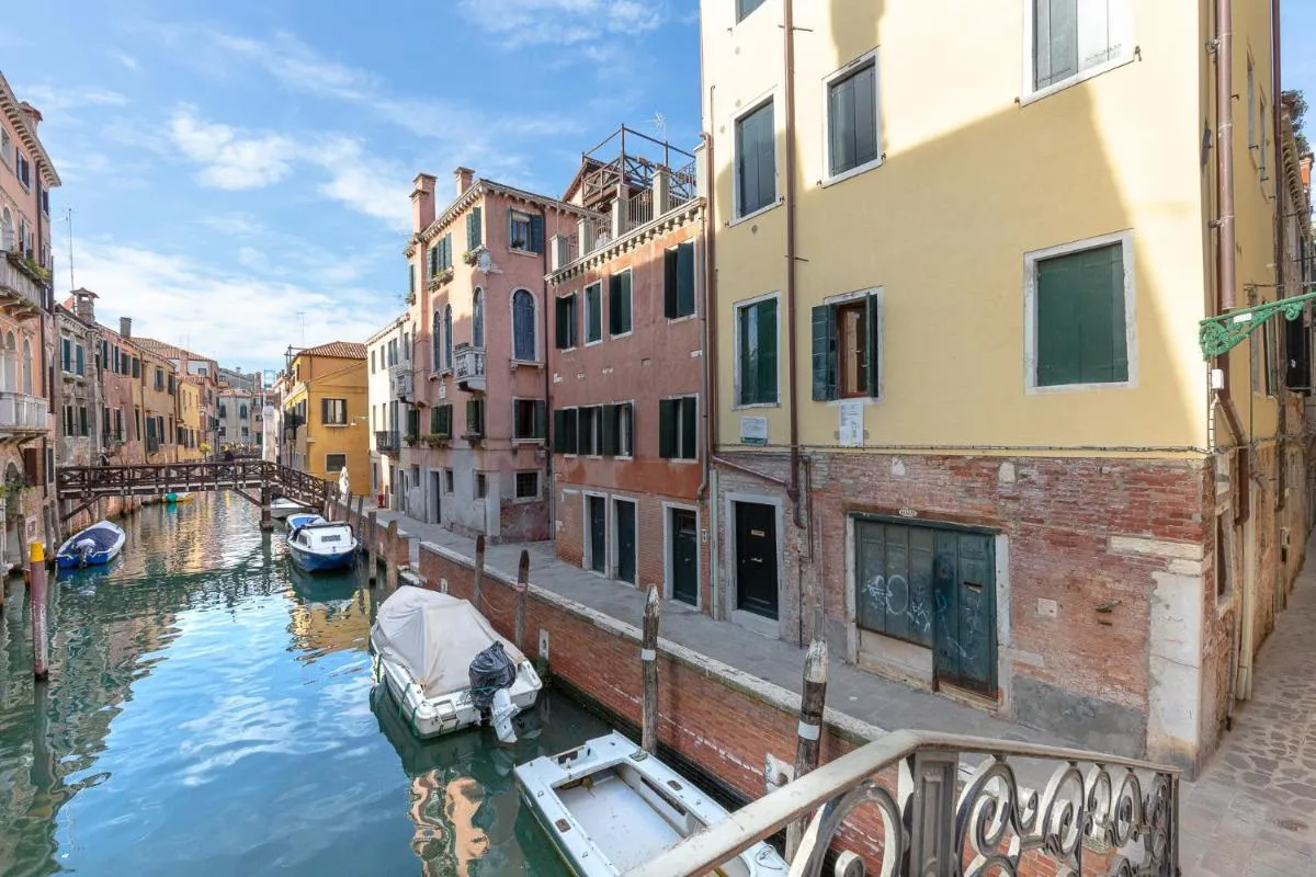 Image 5 of Ca’ Cappello Venice Apartment 1 with Canal View