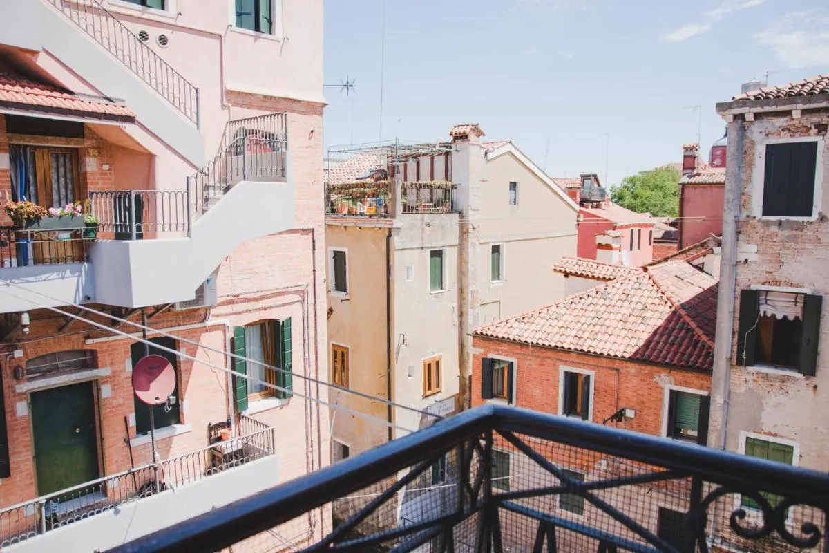 Image 5 of Ca Giardini Apartments in Biennale by Bricola Apartments