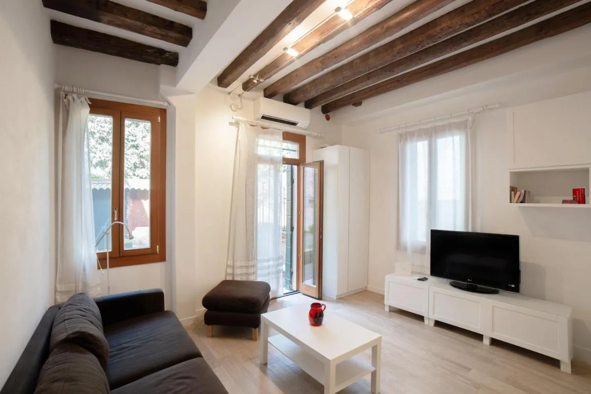 Image 4 of Ca Lion by Venicevillas, vicino Biennale