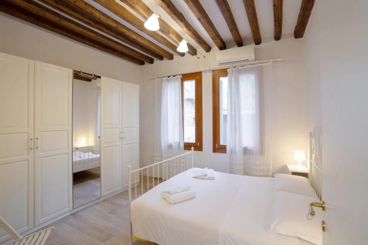 Image 1 of Ca Lion by Venicevillas, vicino Biennale