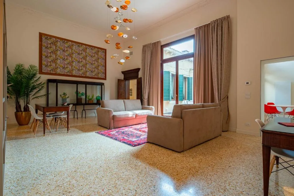 Image of Ca’ Longo Palace Damasco