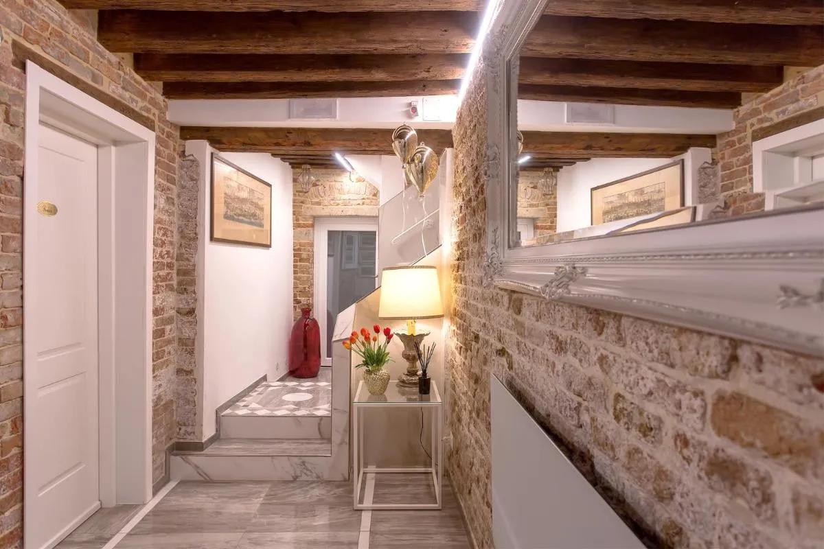 Image 3 of CàPatron