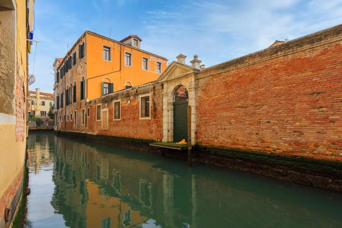 Image 5 of Ca’ San Giacomo canal view