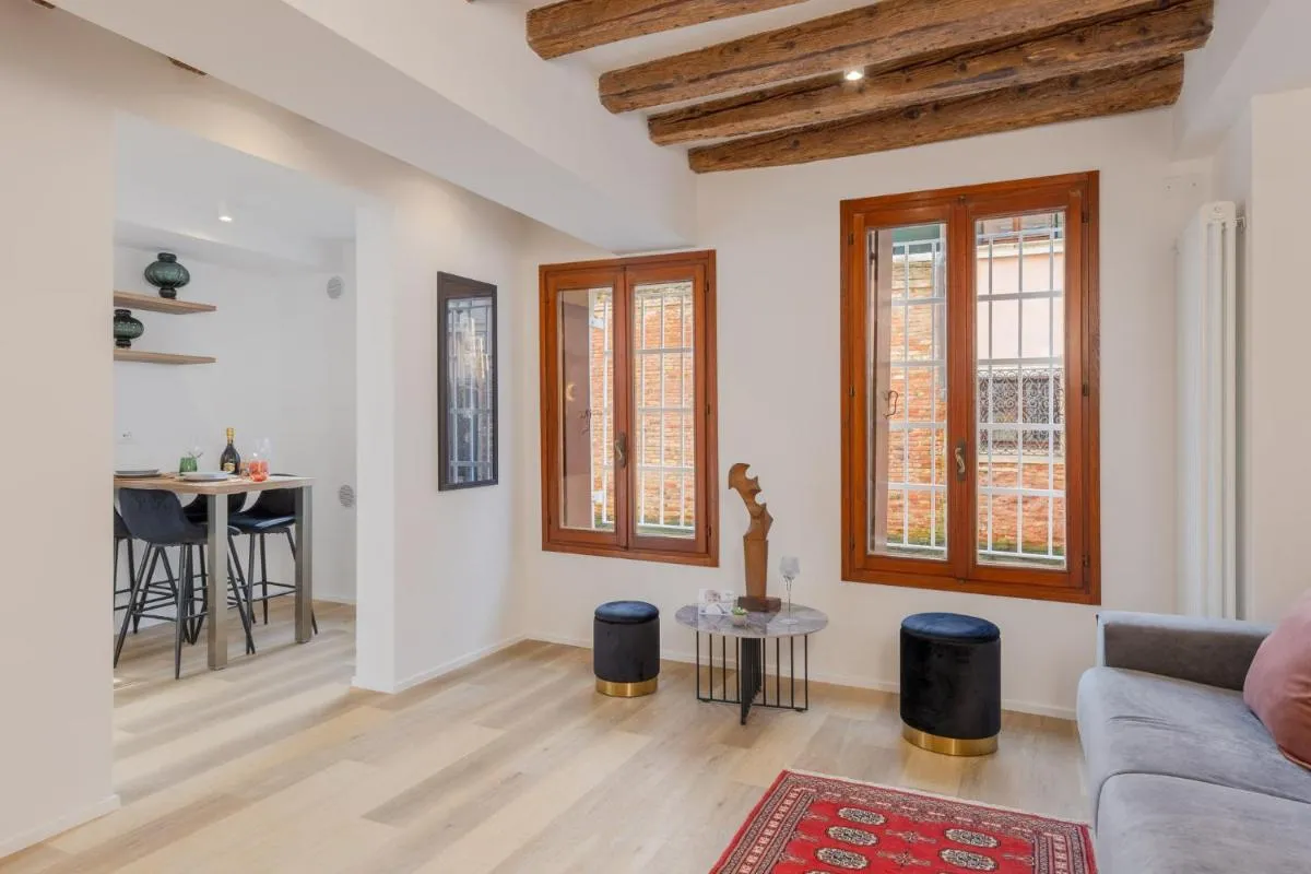 Image 2 of Ca’ San Giacomo canal view