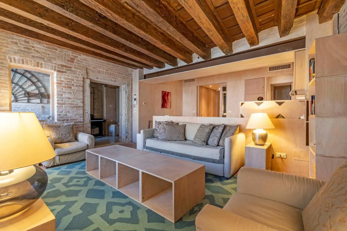 Image 1 of Ca’ del Fontego – Luxury Grand Canal