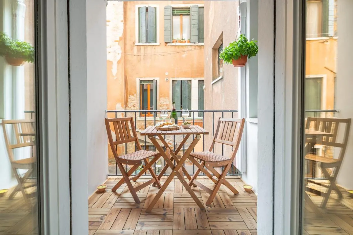 Image 2 of Ca del Mar Venice Luxury Apartments