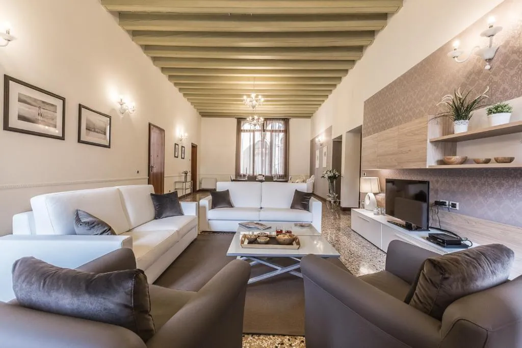 Image of Ca’ del Monastero 4 Collection Apartment up to 8 Guests with Lift
