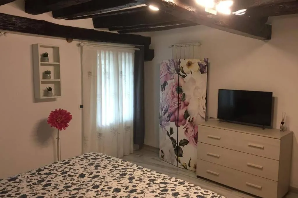 Image 2 of Calle dei Preti