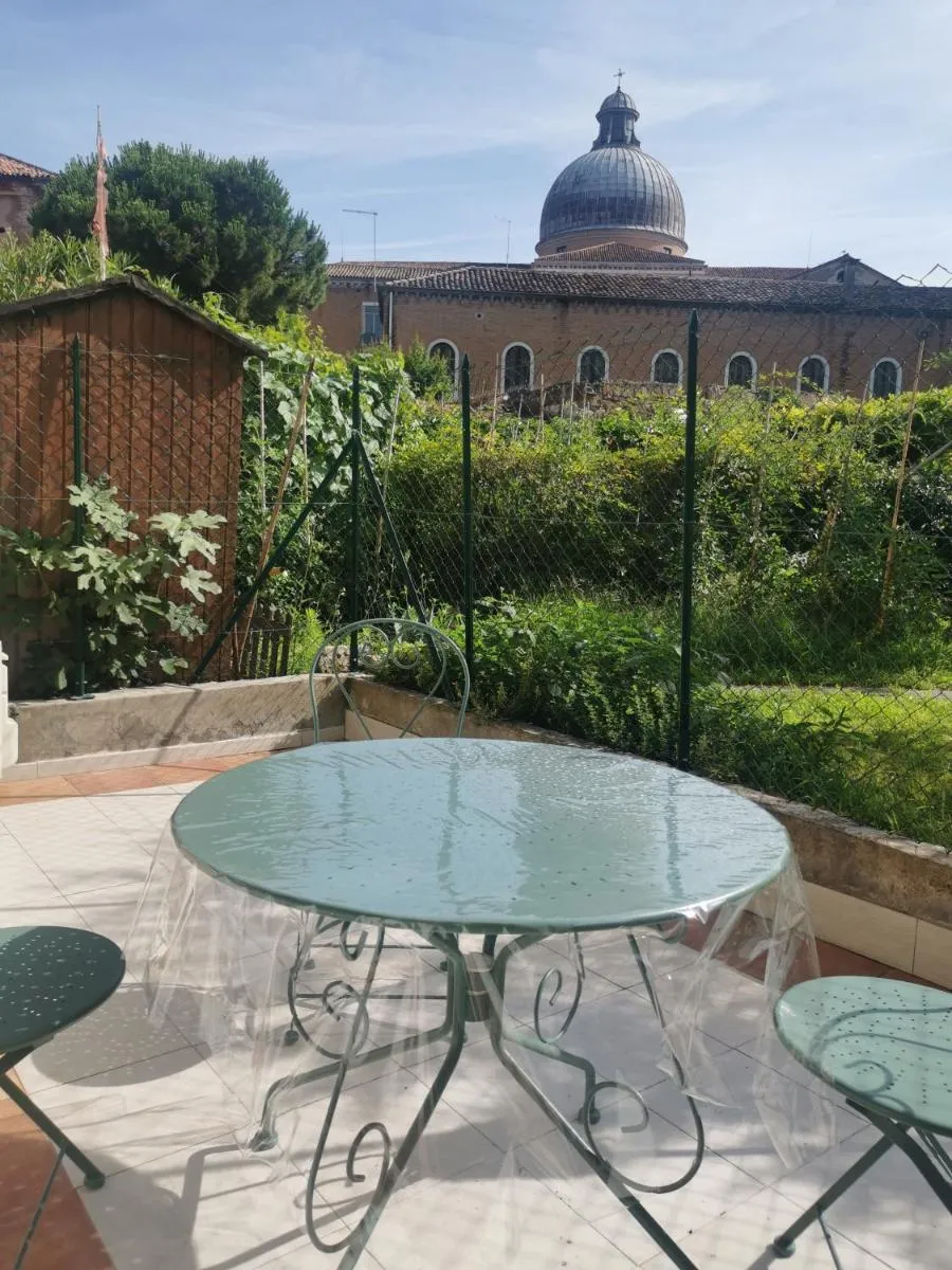 Image 3 of Calle dei Preti