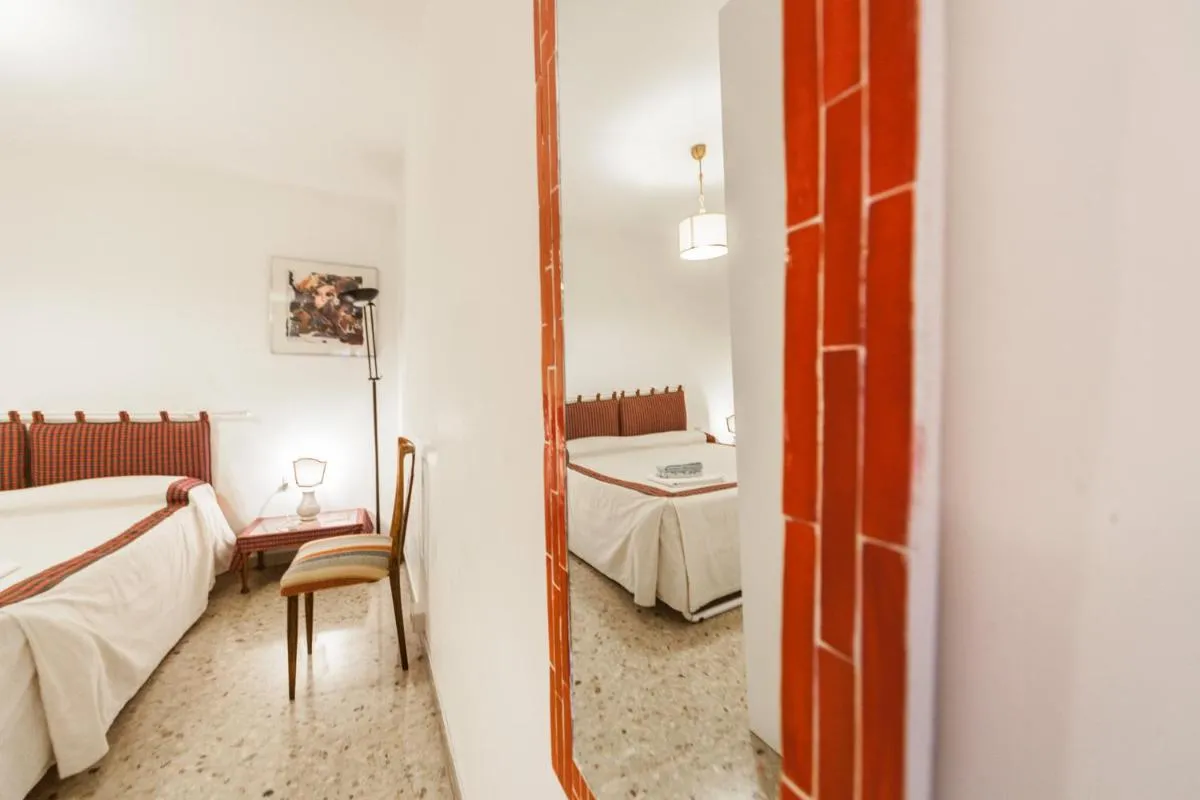 Image 2 of Campiello Chiesa, Venezia by Short Holidays