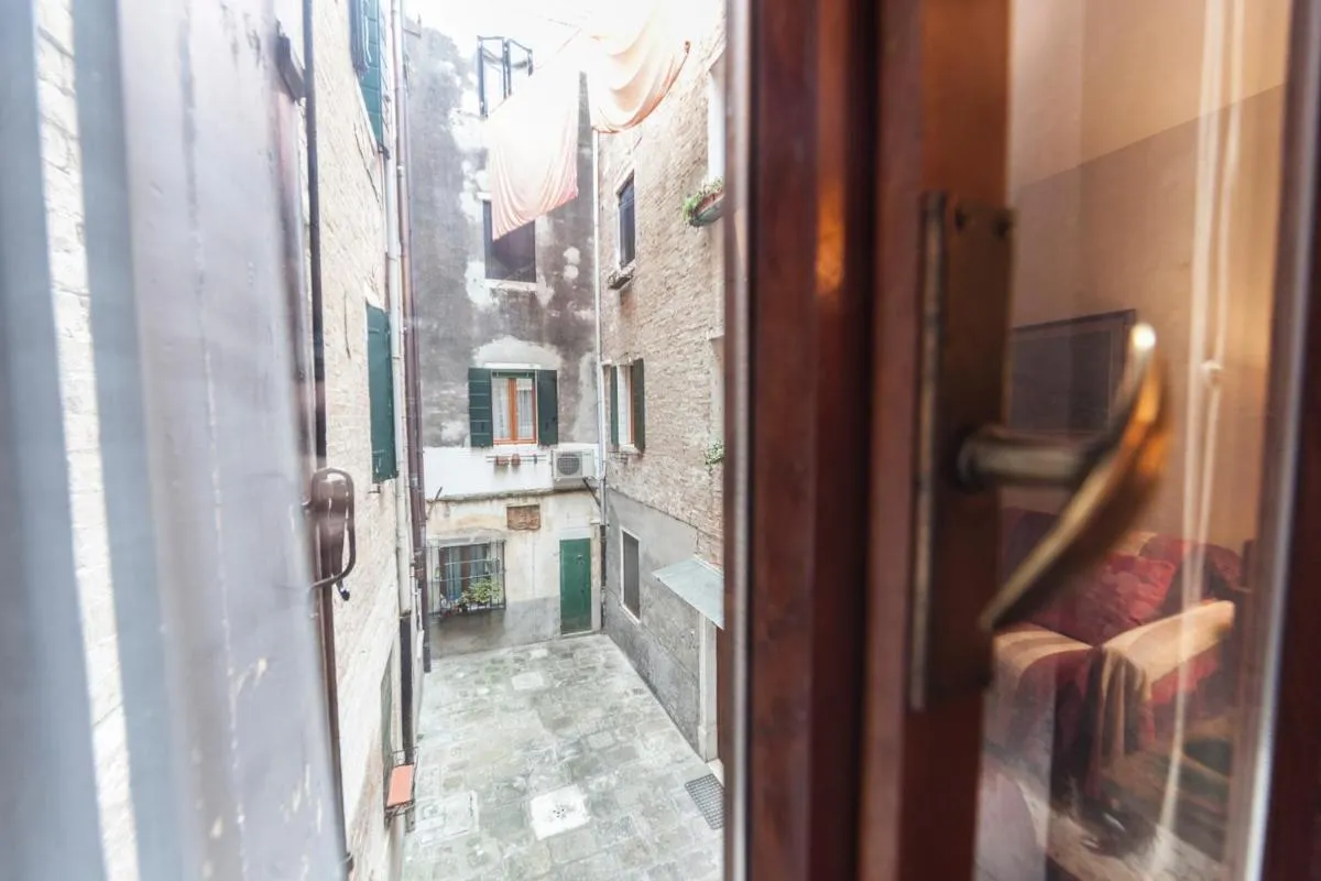 Image 5 of Campiello Chiesa, Venezia by Short Holidays